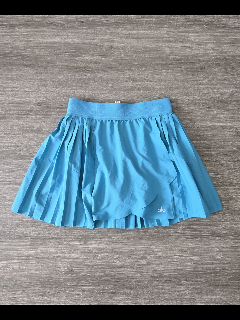 ALO Yoga 'Aces' Teal Pleated Tennis Skirt - Picture 2 of 8
